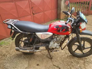 Bajaj Boxer 125 2023 Red