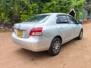 Toyota Belta 2009 Silver
