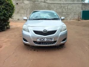 Toyota Belta 2009 Silver