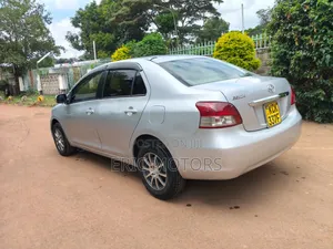 Toyota Belta 2009 Silver