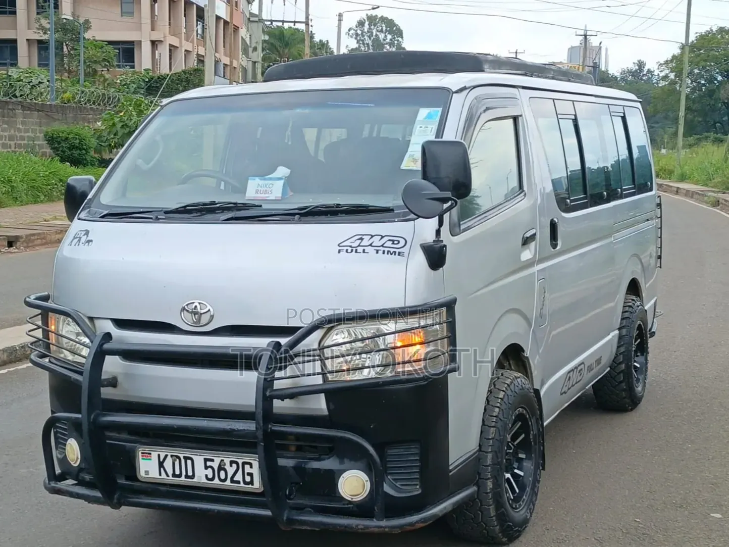 Toyota HiAce 2014 Silver