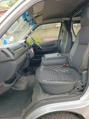 Toyota HiAce 2014 Silver