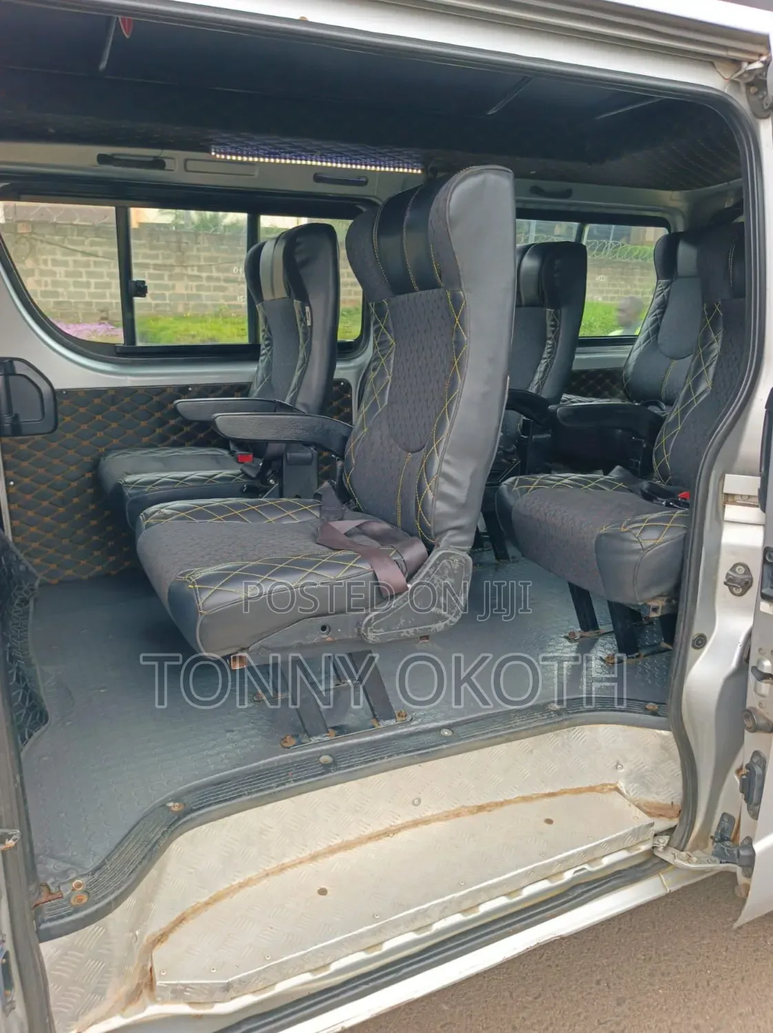 Toyota HiAce 2014 Silver