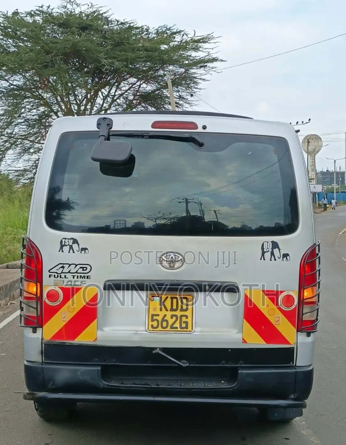 Toyota HiAce 2014 Silver