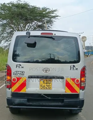 Toyota HiAce 2014 Silver