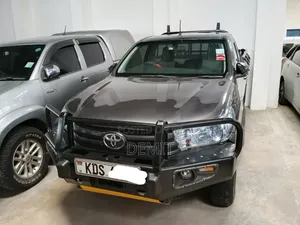 Toyota Hilux 2024 Gray