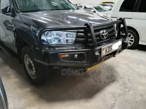 Toyota Hilux 2024 Gray