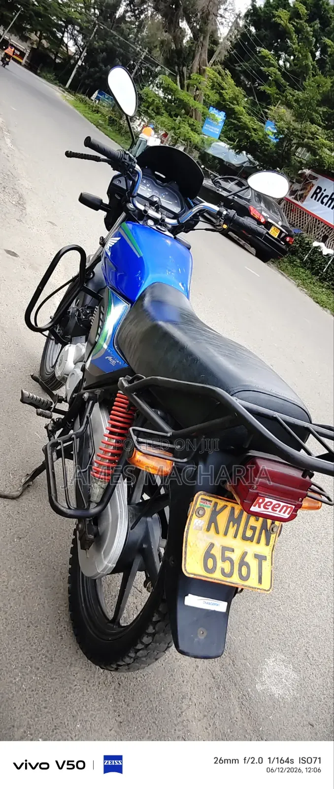 Honda CB 2025 Blue
