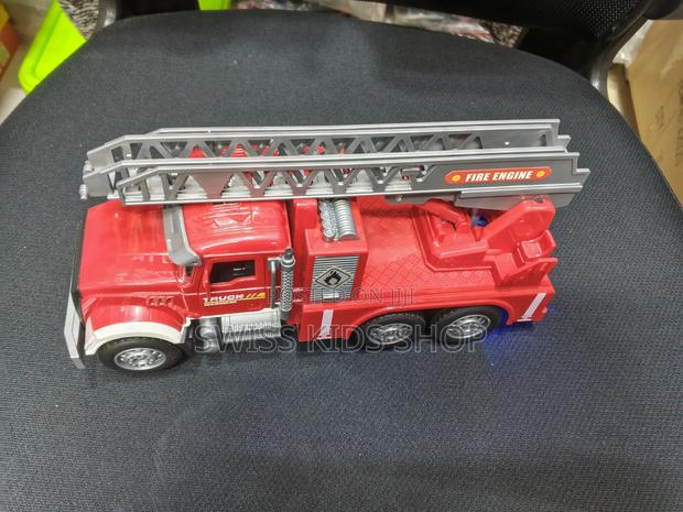Fire Truck / Fire Engine - thumbnail 3