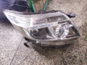 Noah 2017 Headlight Zenon