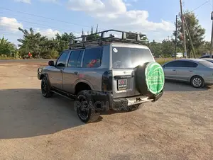 Nissan Patrol 2010 Gray