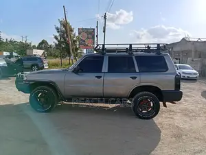 Nissan Patrol 2010 Gray