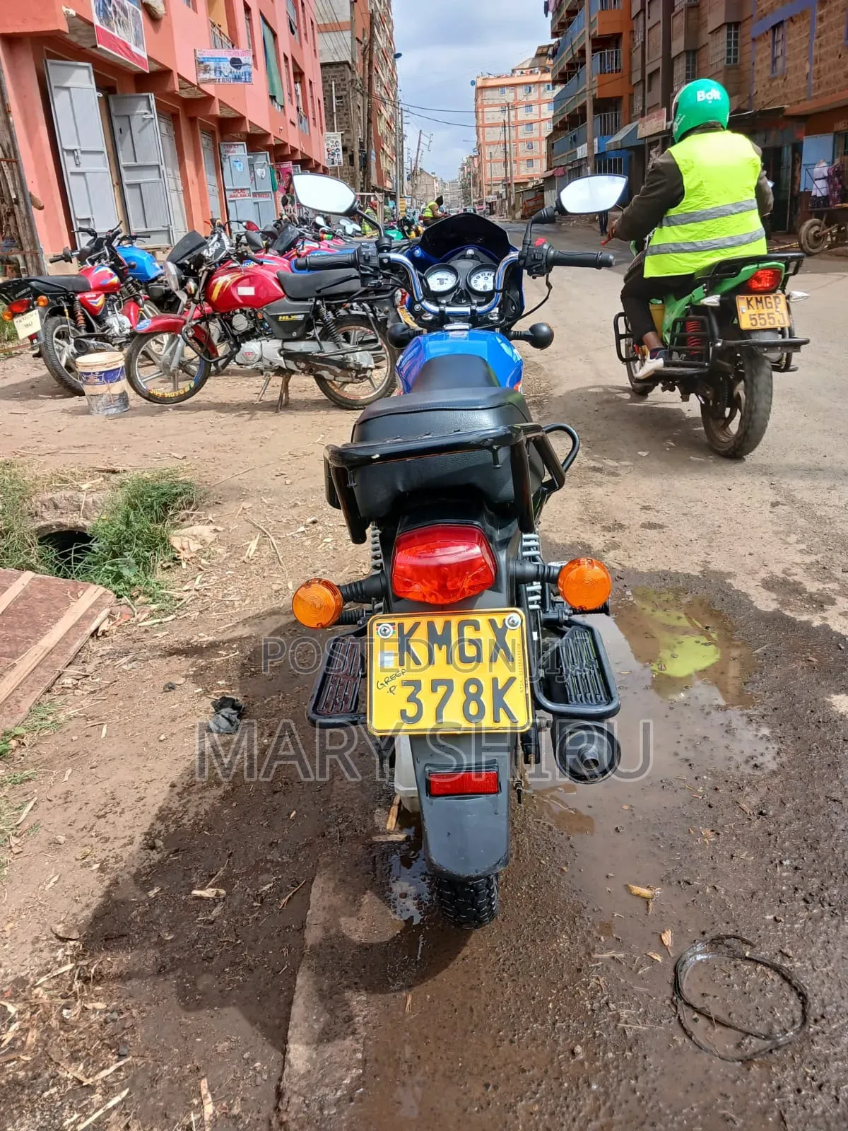 TVS HLX 125 2026 Blue