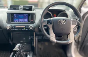 Toyota Land Cruiser 2017 White