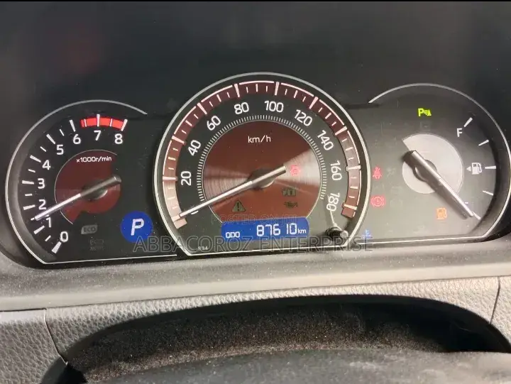 Toyota Esquire 2019 Pearl