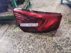 Avensis 2018 Taillights