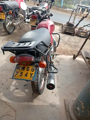 Bajaj Boxer 100 2024 Red