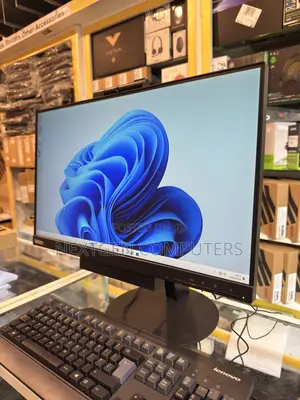 Lenovo ThinkCentre M910z AIO 8GB Intel Core i5 SSHD (Hybrid) 256GB