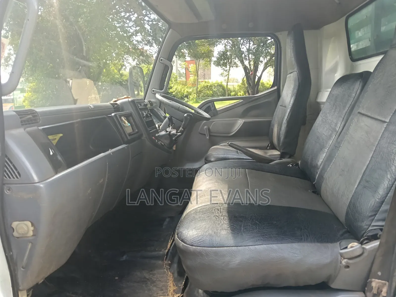 Mitsubishi Canter 2012 White