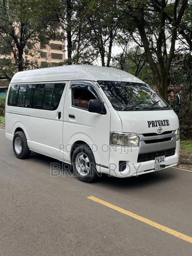 Toyota HiAce 2014 White