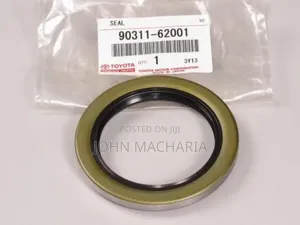 Wheel Hub Bearing Oil Seal for Toyota Land Cruiser 79, Hilux and Lexus