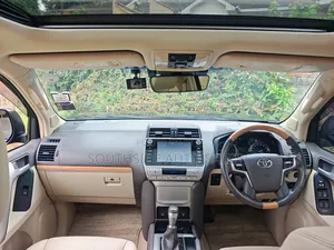 Toyota Land Cruiser Prado 2017 Black
