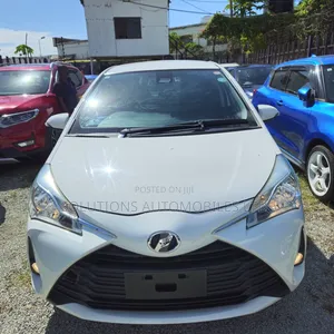 Toyota Vitz 1.0 FWD 5dr 2019 White