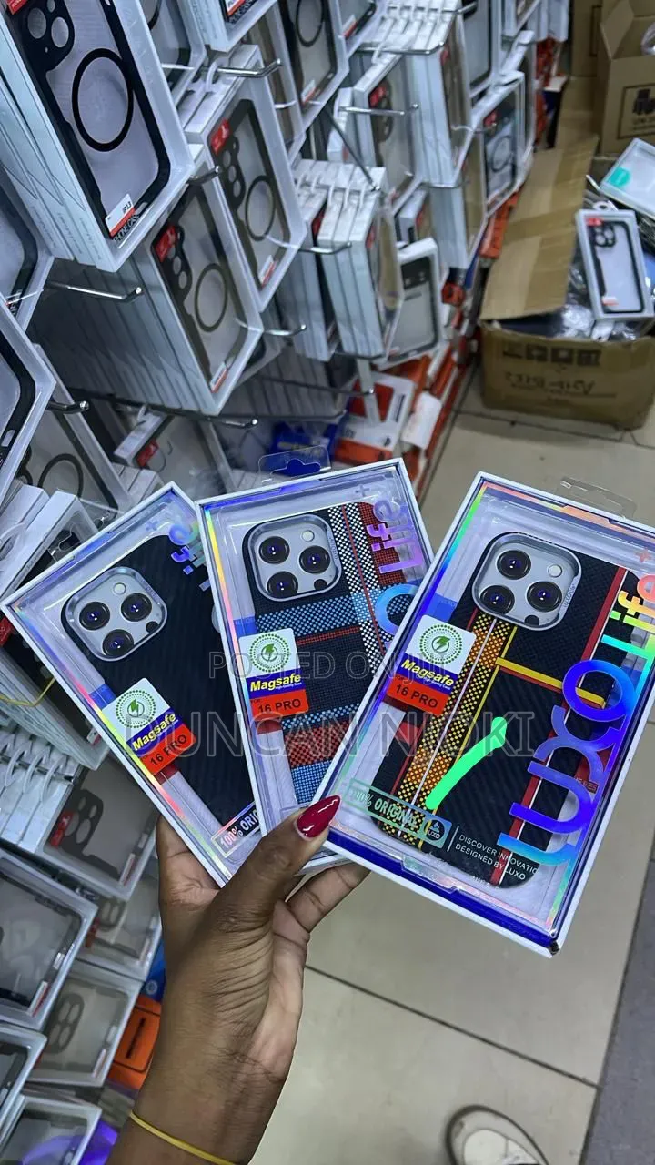 iPhones 17/14/15 Phonecase
