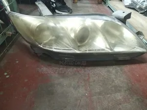 Toyota Camry 2010 Headlight