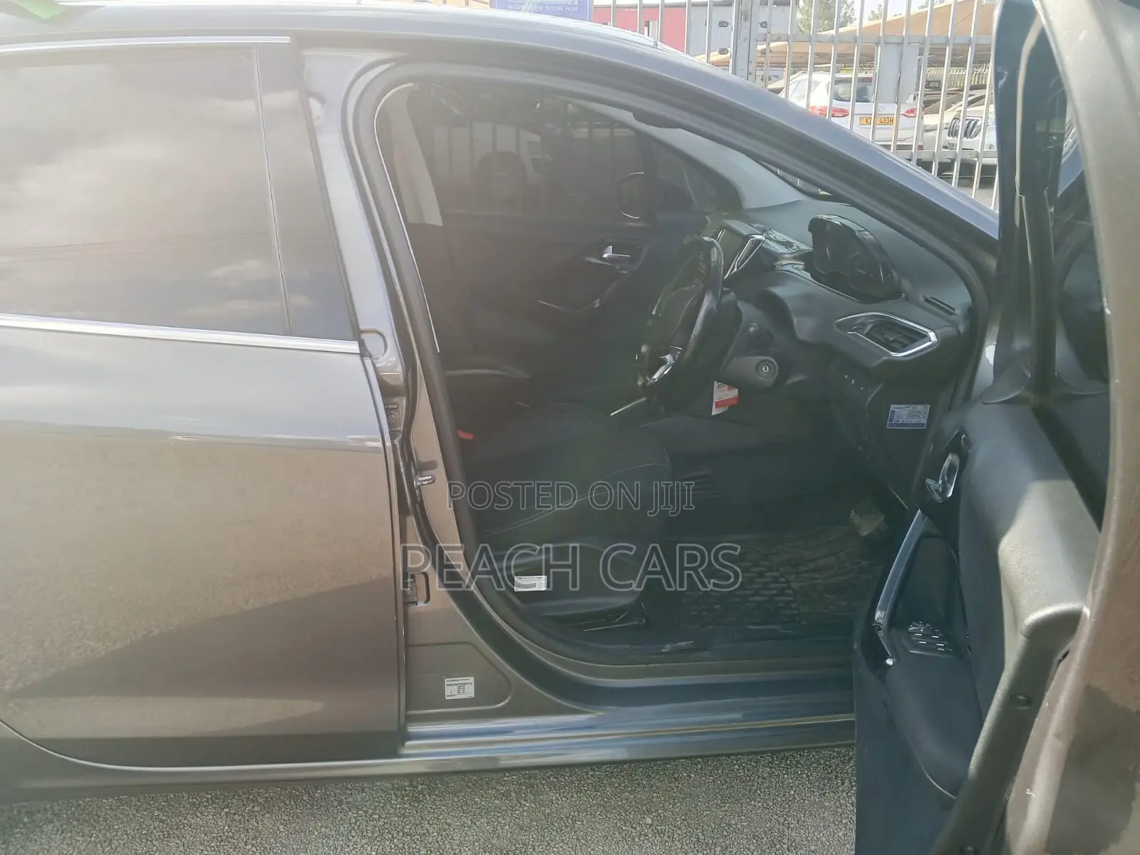 Peugeot 208 2019 Gray
