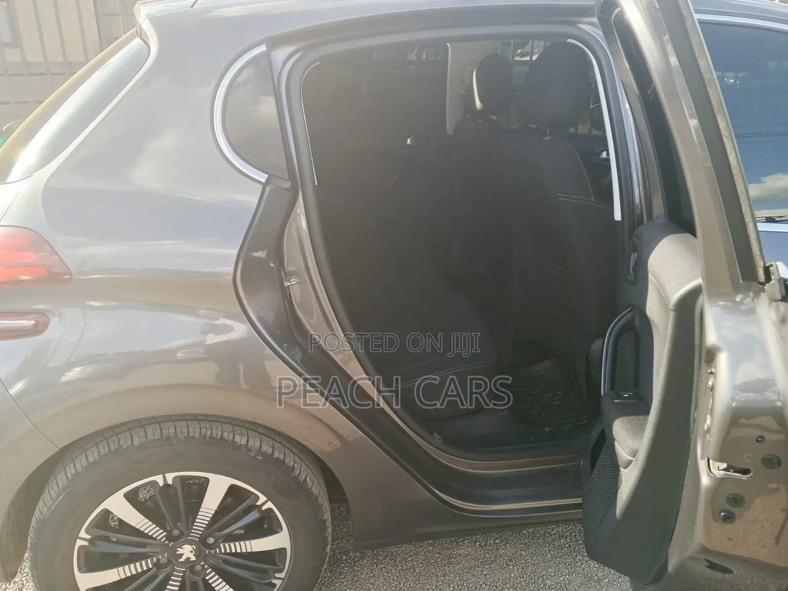 Peugeot 208 2019 Gray