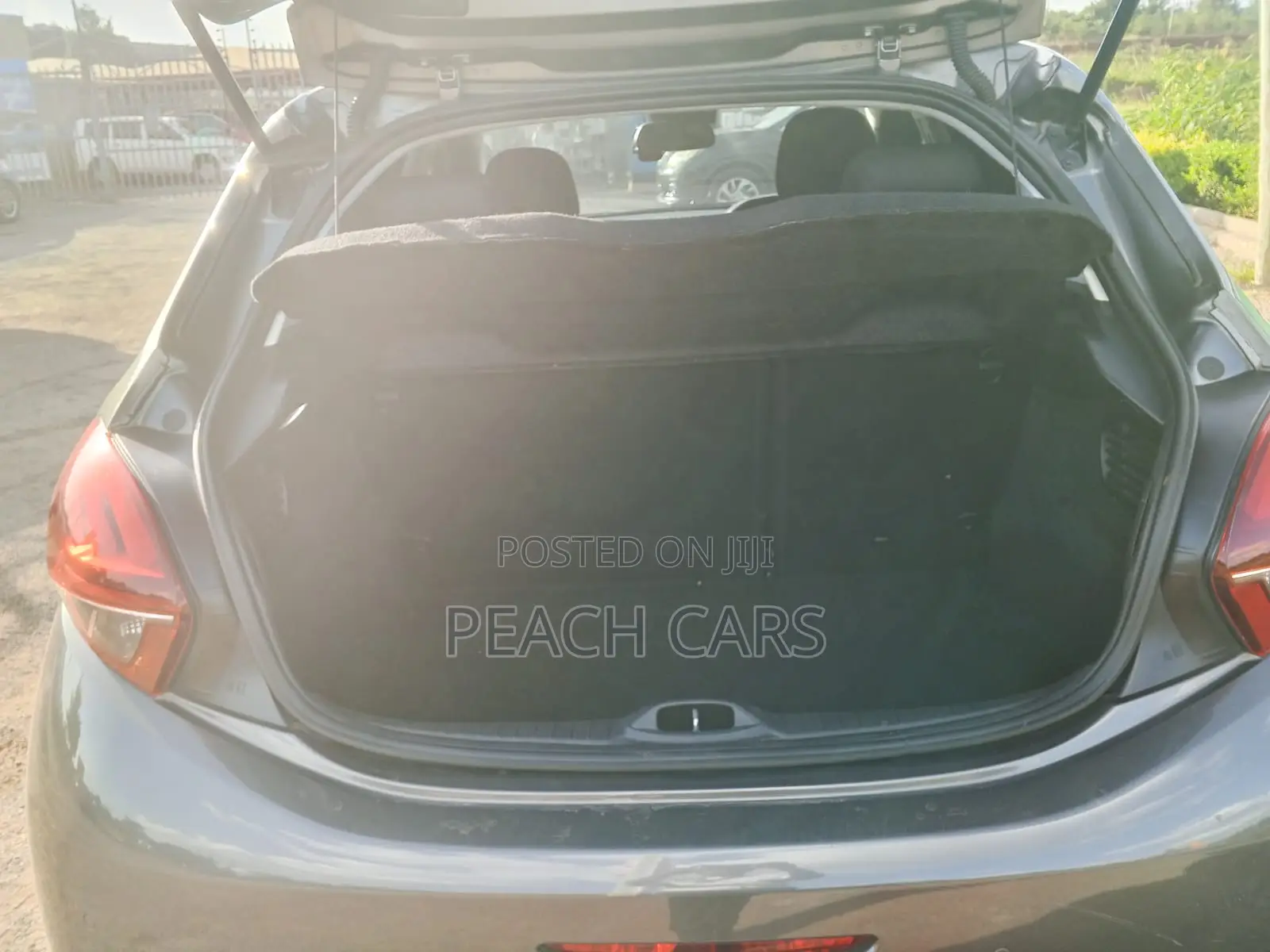Peugeot 208 2019 Gray