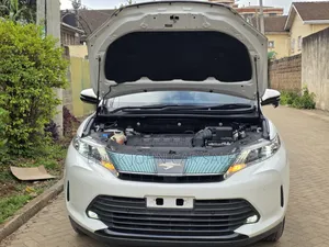 Toyota Harrier 2.0 2019 White