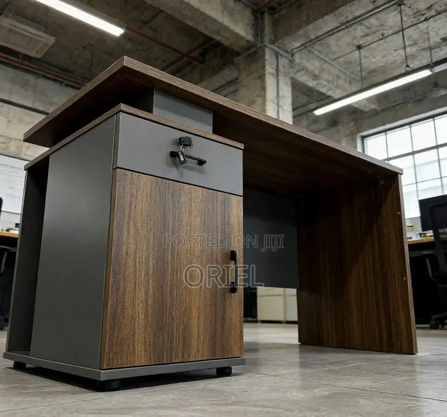 Executive Office Desk : 120cm Staff Desk