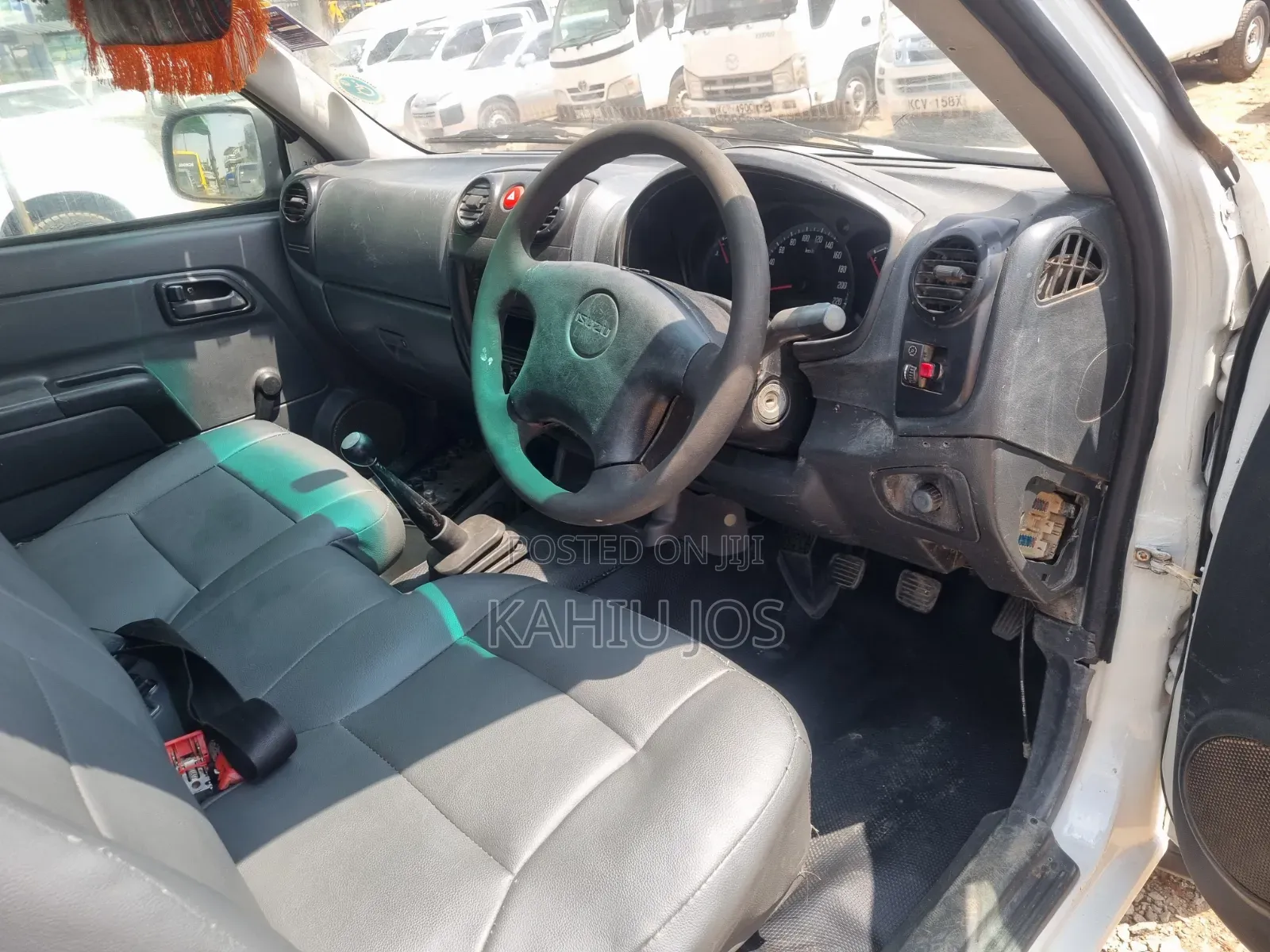 Isuzu D-MAX 2013 White