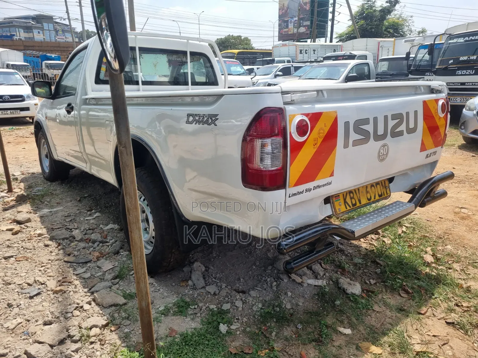 Isuzu D-MAX 2013 White