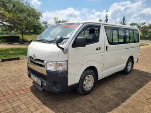 Toyota HiAce 2013 White