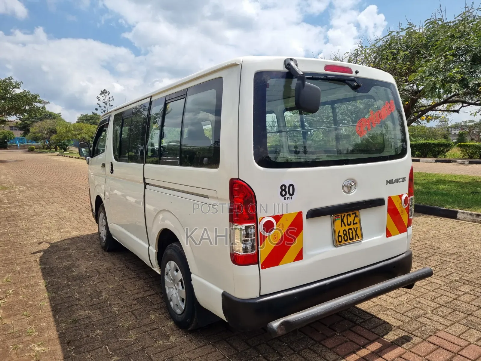 Toyota HiAce 2013 White