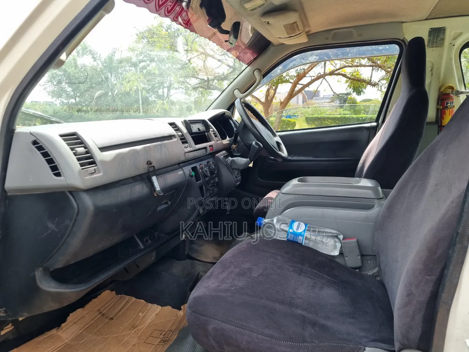 Toyota HiAce 2013 White