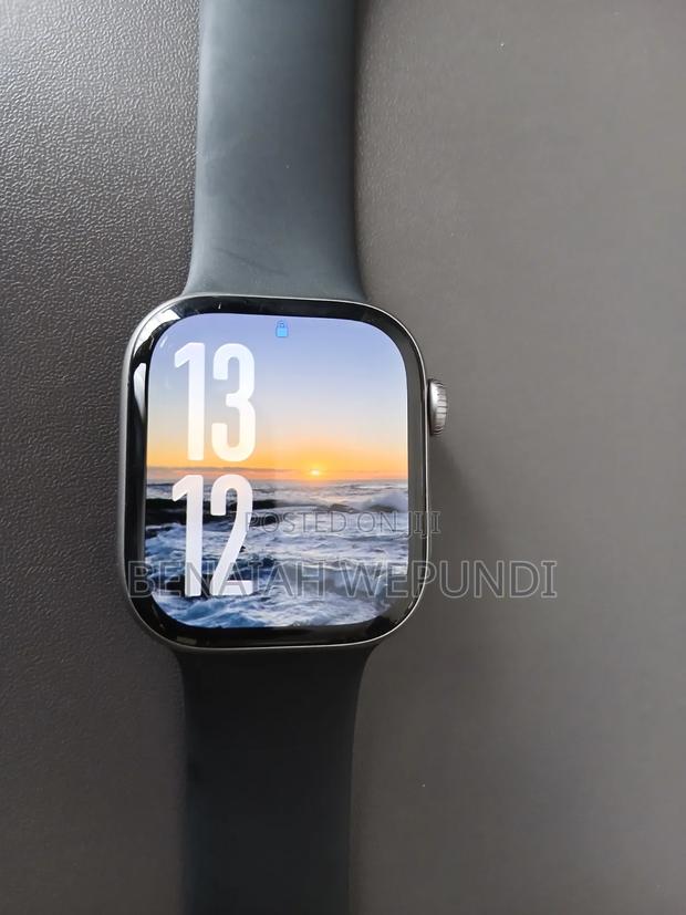 Apple Watch Series 11 42mm GPS 64gb Black, Fairly New