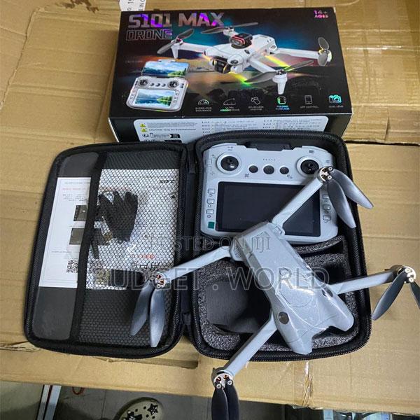 S101 Dual Camera Drone With Built-in Screen – Foldable Hd Quadcopter