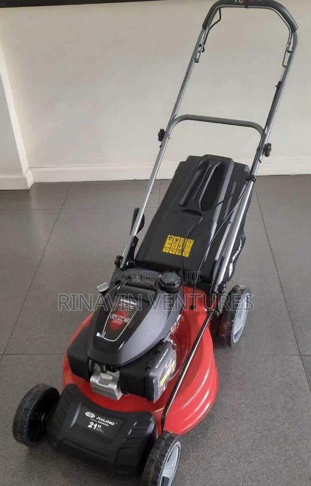 Honda Petrol Lawn Mower 163cc 21 Inches Self Propelled