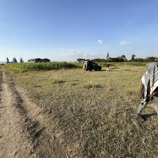 50x100 Plot for Sale in Mutaita - thumbnail 2