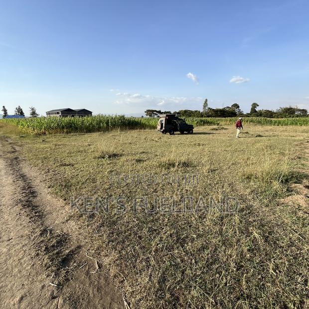 50x100 Plot for Sale in Mutaita - thumbnail 3