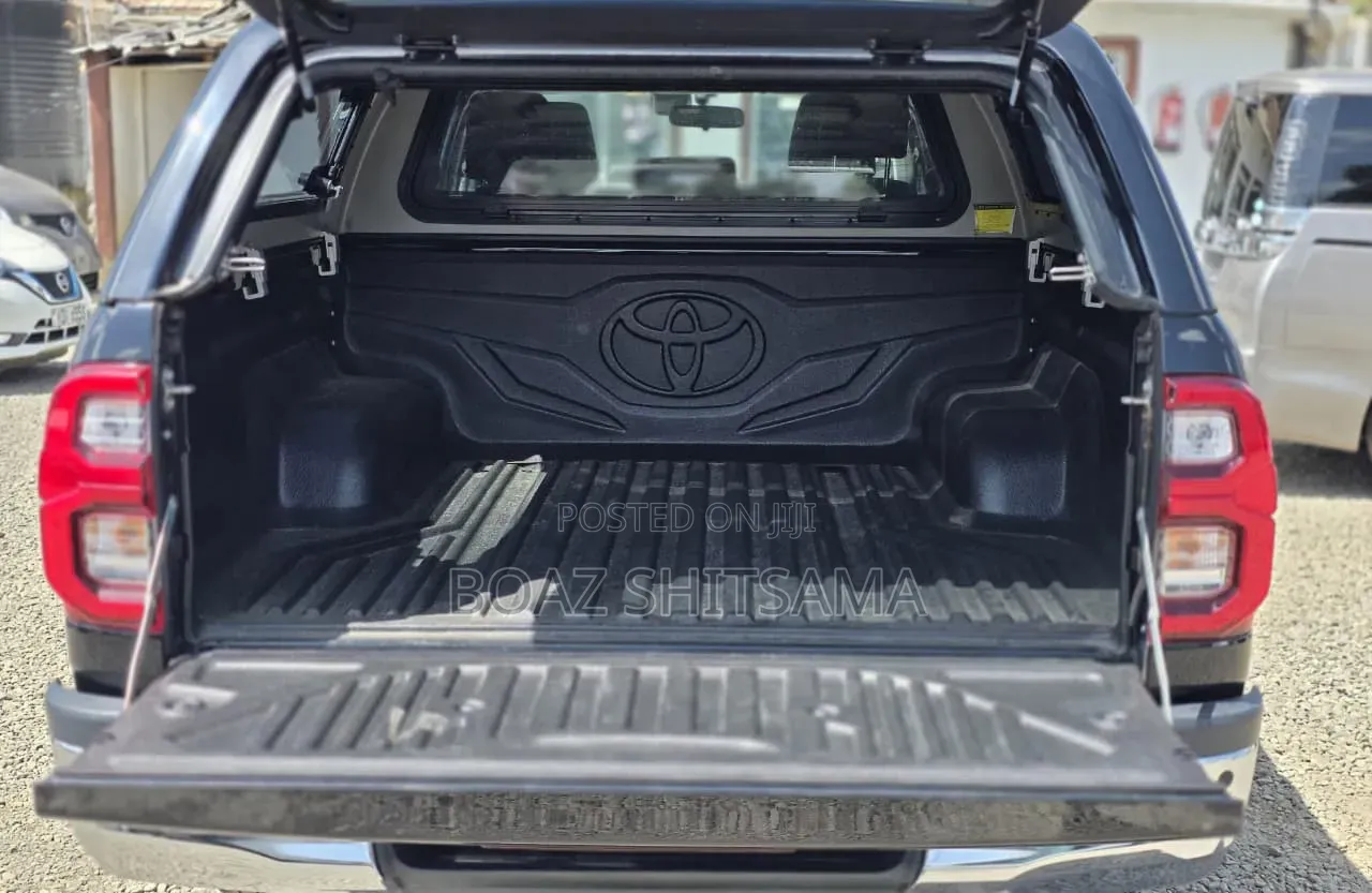 Toyota Hilux 2020 Black