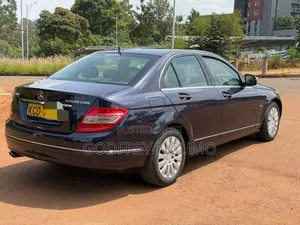 Mercedes-Benz C200 2009 Blue