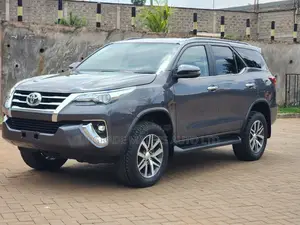 Toyota Fortuner 2.8 D AWD 2019 Gray