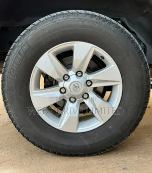 Toyota Land Cruiser Prado 2019 Pearl