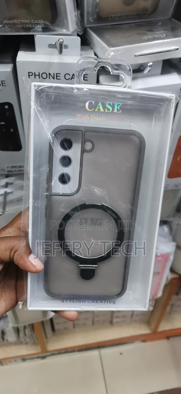 Samsung Galaxy S22 Magnetic Transparent Case With a Matte Finish