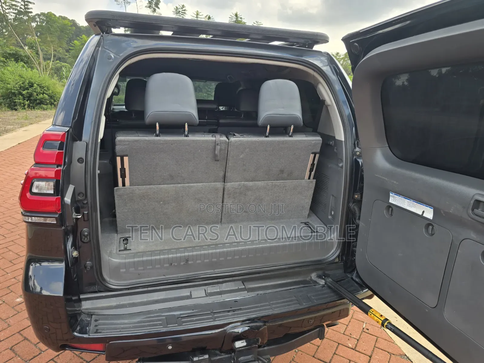 Toyota Land Cruiser Prado 2011 Black